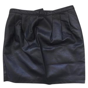 LOLA MINI SKIRT VEGAN LEATHER BLACK SIZE S SMALL